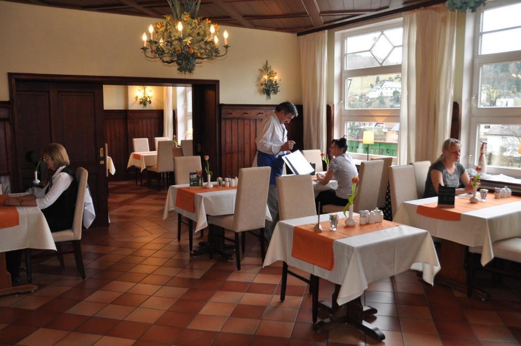 Flair-Hotel Waldfrieden Schwarzatal Bagian luar foto