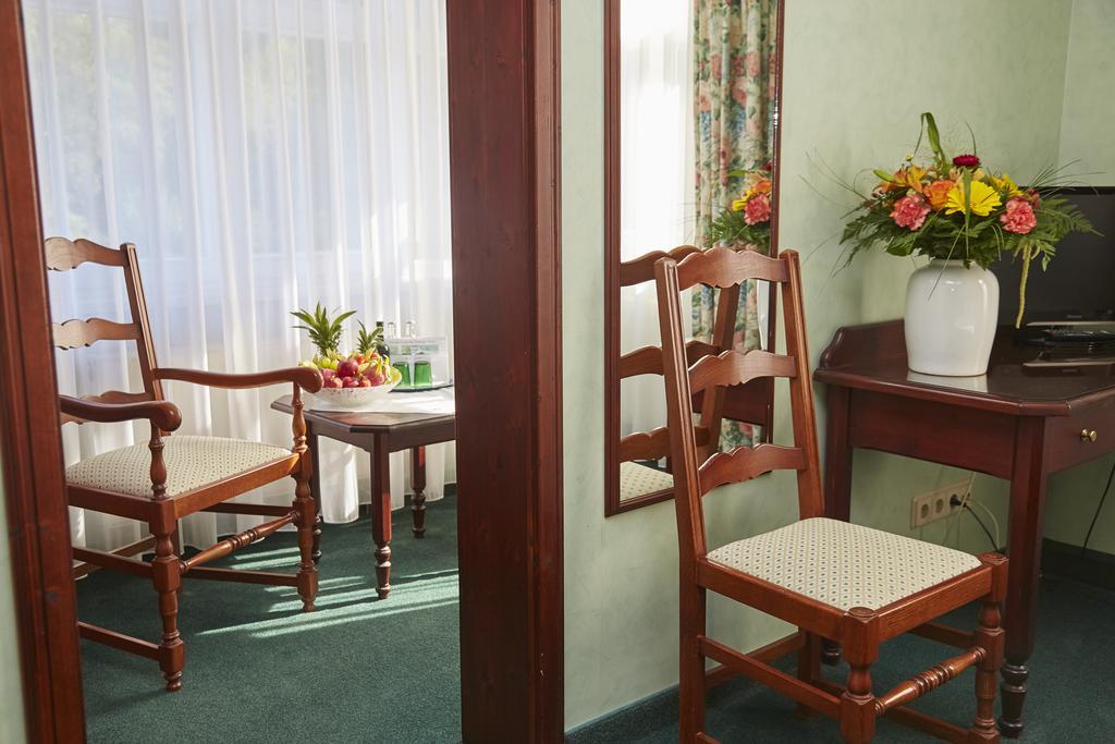 Flair-Hotel Waldfrieden Schwarzatal Bagian luar foto