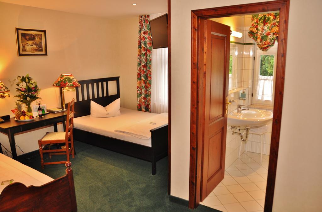 Flair-Hotel Waldfrieden Schwarzatal Bagian luar foto