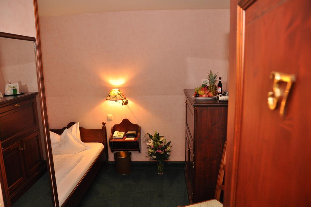 Flair-Hotel Waldfrieden Schwarzatal Bagian luar foto