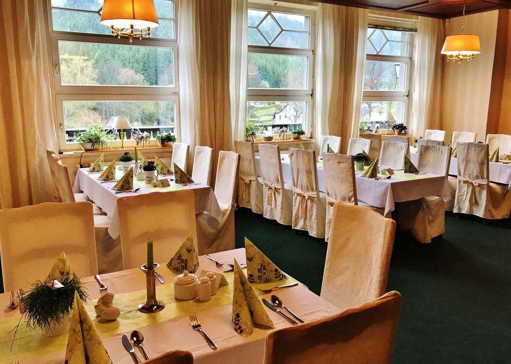 Flair-Hotel Waldfrieden Schwarzatal Bagian luar foto