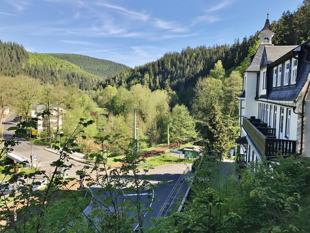 Flair-Hotel Waldfrieden Schwarzatal Bagian luar foto