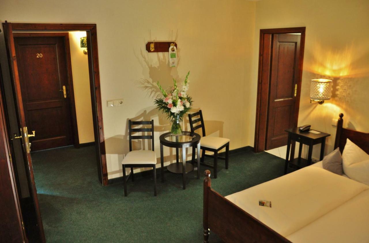 Flair-Hotel Waldfrieden Schwarzatal Bagian luar foto