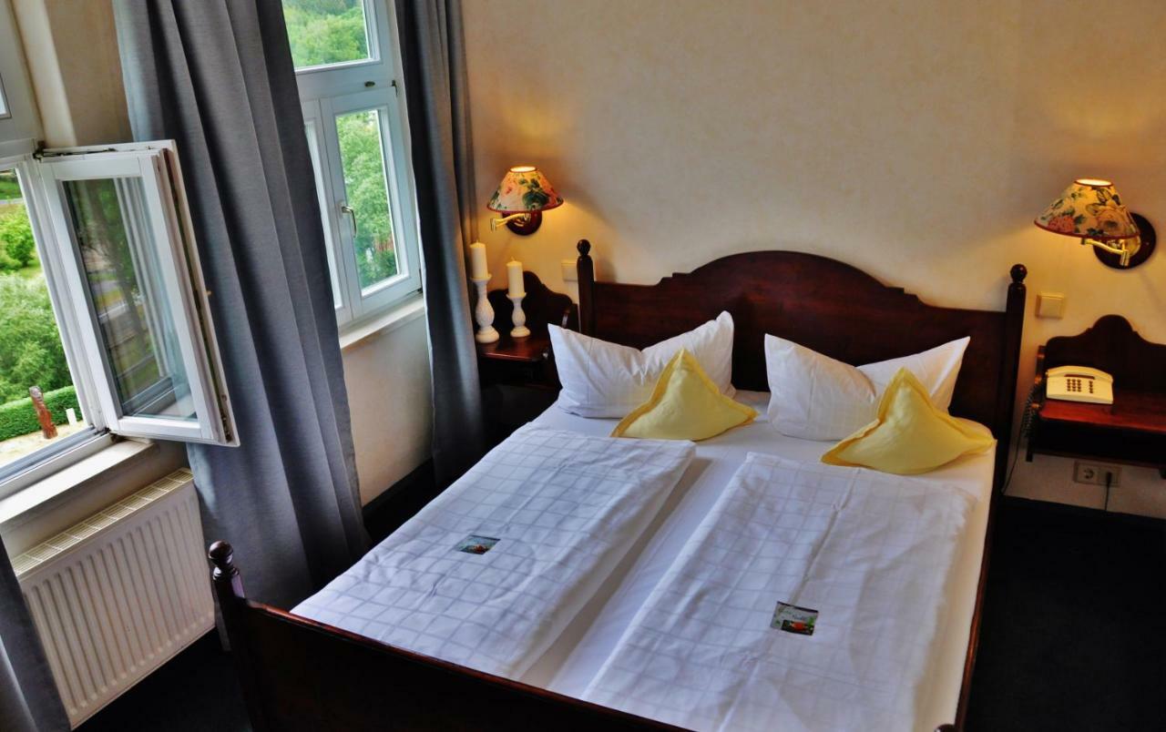 Flair-Hotel Waldfrieden Schwarzatal Bagian luar foto