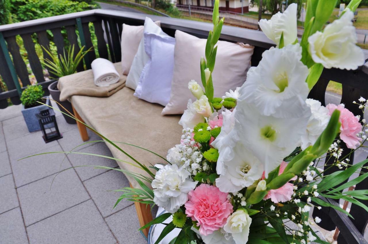 Flair-Hotel Waldfrieden Schwarzatal Bagian luar foto